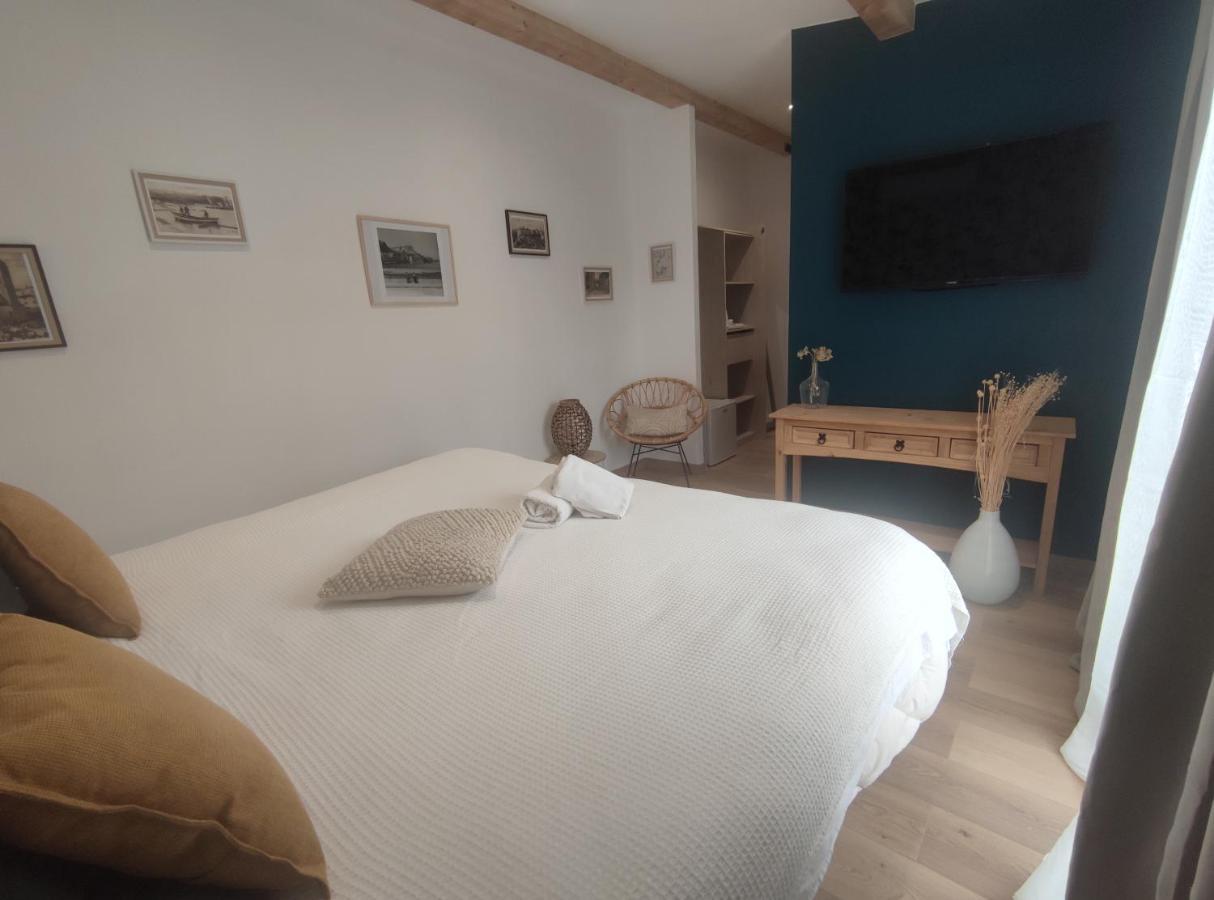 Chambres Isula Bella Figari  Eksteriør billede