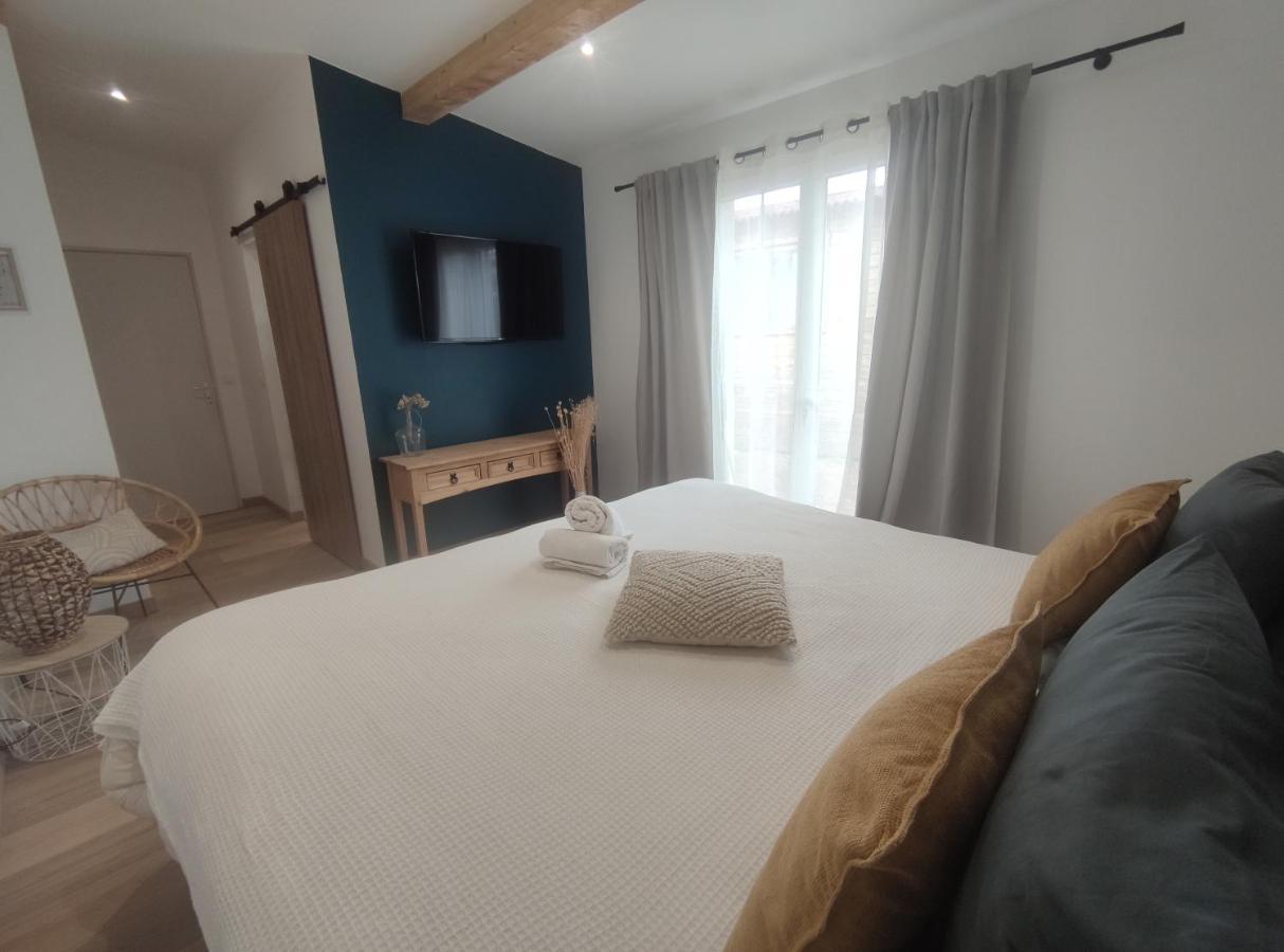 Chambres Isula Bella Figari  Eksteriør billede