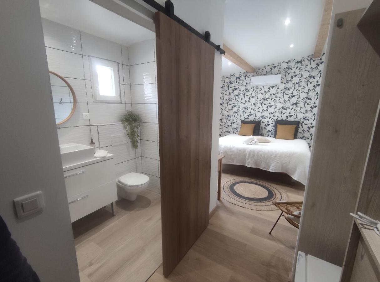 Chambres Isula Bella Figari  Eksteriør billede
